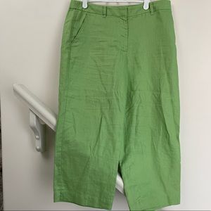 Green capris pants